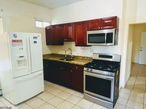 755 18th St, Paterson, NJ 07501-2471