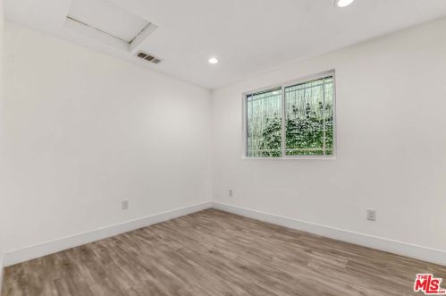 11512 La Maida St, North Hollywood CA  91601-4323 exterior