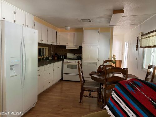 5549 Box R St, Tucson, AZ 85713-6328