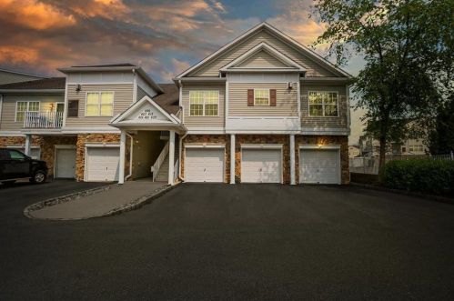 615 Prestwick Dr, Easton, PA 18042-6978