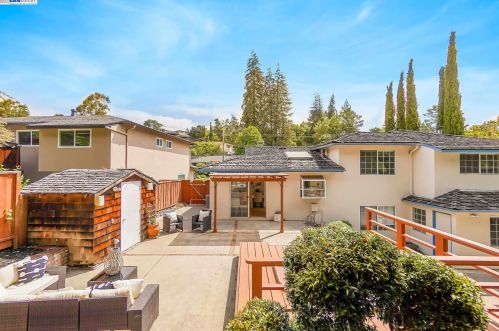 18327 Joseph Dr, Hayward CA  94546-2203 exterior