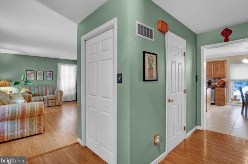 329 Walnut Tree Dr, Blandon, PA 19510-9624