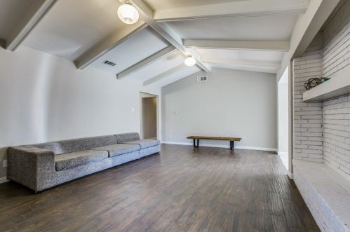 331 Oakcrest Dr, Richardson TX 75080-2520 exterior