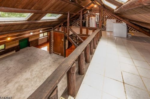 112 Pinecliff Lake Dr, West Milford Lakes NJ  07480-1378 exterior