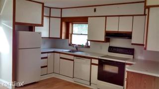 4 Manor Rd, Greenlawn NY  11740-2807 exterior