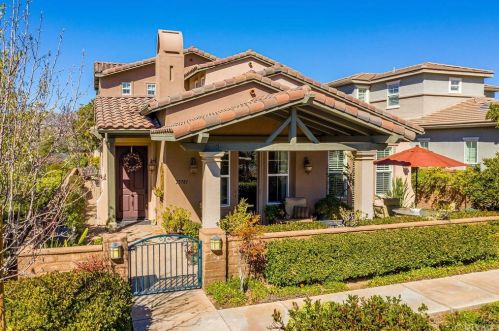 23781 Hickory Ct, Santa Clarita, CA 91354-1850
