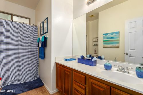 3890 Ashley Dr, Chandler AZ 85249-5261 exterior