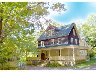 131 Prospect Hill Rd, Sunapee, NH 03782-3122