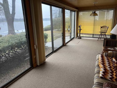 1462 Lakeshore Dr, Menasha WI  54952-1326 exterior