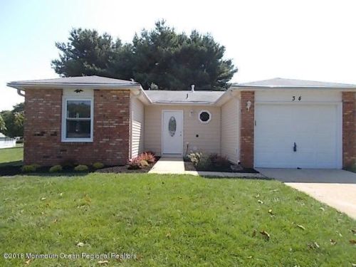 34 Kent Dr, Bricktown, NJ 08723-7129