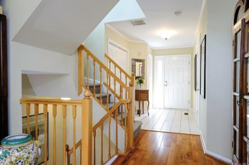 1408 Pondcrest Ln, White Plains NY  10607-1357 exterior