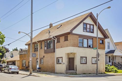 1600 35th St, Milwaukee WI 53215-1827 exterior