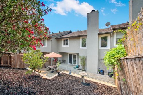 1718 Lindo St, Benicia CA  94510-2338 exterior