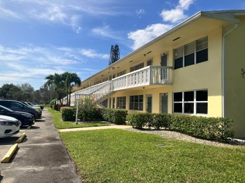 120 Sussex F, West Palm Beach, FL 33417-6824