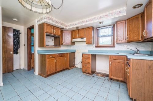 114 Fox Chase Dr, Verona PA  15147-2806 exterior