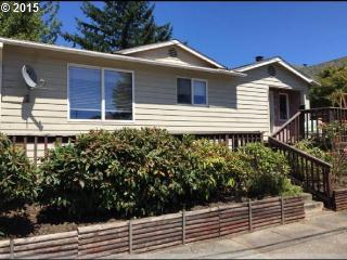 6833 Amherst St, Portland, OR 97203-4007