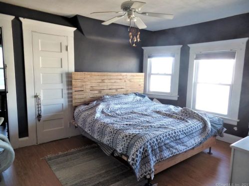 71 Merchant St, Bridgeport CT  06604-2214 exterior