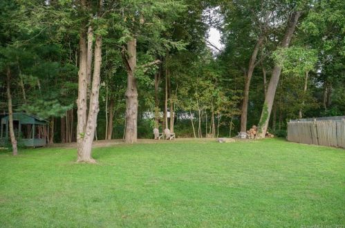 80 Circle Dr, Litchfield CT  06750-1710 exterior