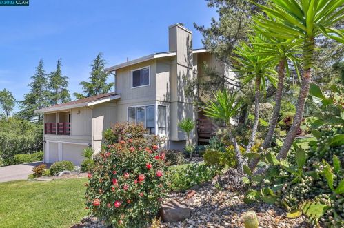 5525 Merritt Dr, Concord CA 94521-4708 exterior