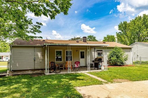 318 Whitewater Dr, New Haven OH  45030-1443 exterior