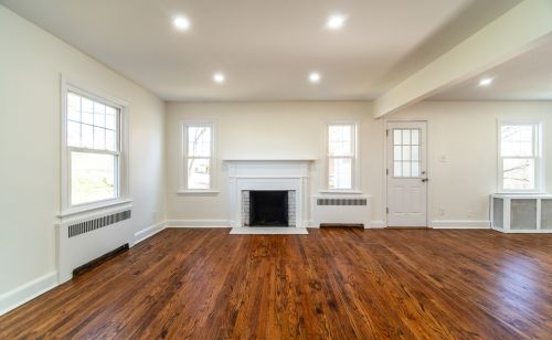 2403 Nichols Ave, Stratford CT  06614-1720 exterior