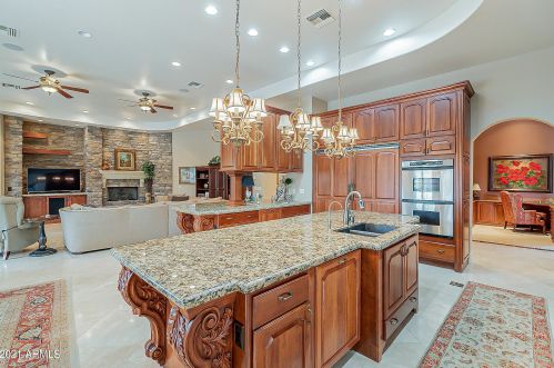 181 Sparrow Dr, Chandler, AZ 85286-8514