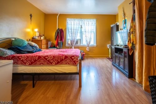 64 New York Ave, Newark NJ 07105-1211 exterior