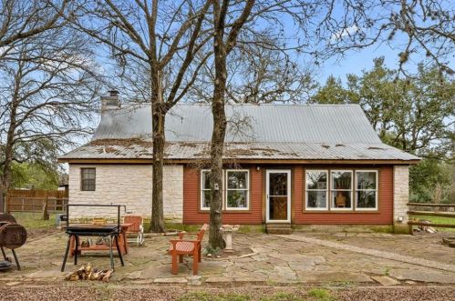 2195 Old Stagecoach Rd, Uhland TX  78640-5671 exterior