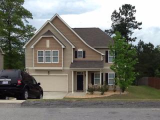 426 Heathrow Dr, Spring Lake NC  28390-9268 exterior