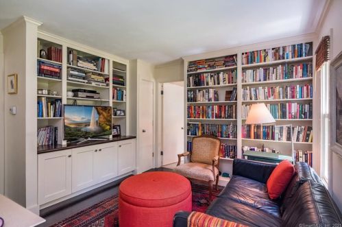 80 Ingham Hill Rd, Essex CT  06426-1507 exterior