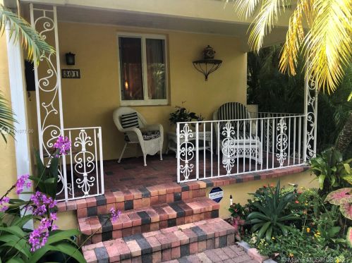 301 102nd St, Miami, FL 33138-2428