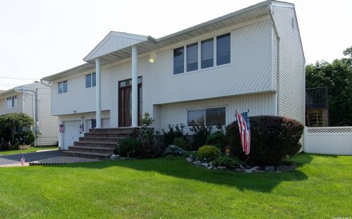 3818 Illona Ln, Rockville Centre, NY 11572-5974