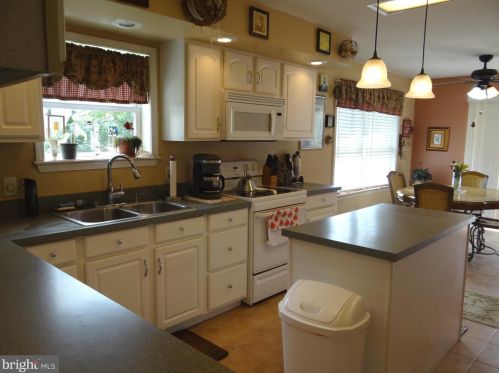 27 Eaton St, Schuylkill Haven PA  17972-1022 exterior