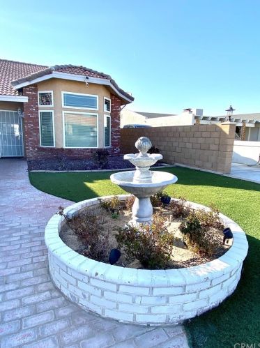 26622 Blue Water Rd, Helendale, CA 92342-7733