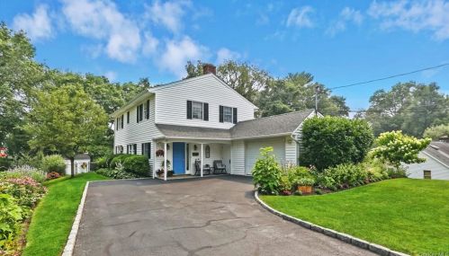 30 Hunter Rd, White Plains, NY 10603-1115