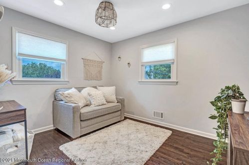 5 Coach Dr, Hazlet NJ  07730-1806 exterior