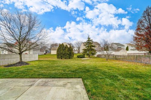 122 Wyckshire Dr, Pataskala OH  43062-7345 exterior