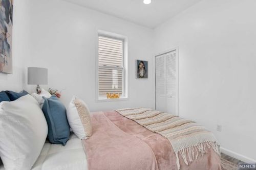 1084 Grove St, Irvington NJ  07111-4123 exterior