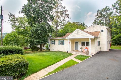 2008 Storm Dr, Falls Church, VA 22043-1420