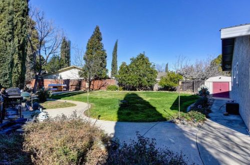 11029 Chemo River Ct, Rancho Cordova CA  95670-2703 exterior