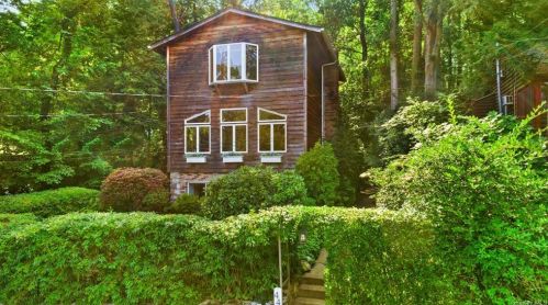 44 Chippewa Rd, Tompkins Corners NY  10579-1506 exterior