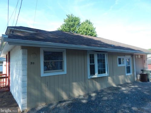 311 Delaware Ave, Lansdale PA 19446-3521 exterior