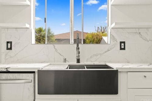 222 Condor Dr, Rialto CA  92377-4718 exterior