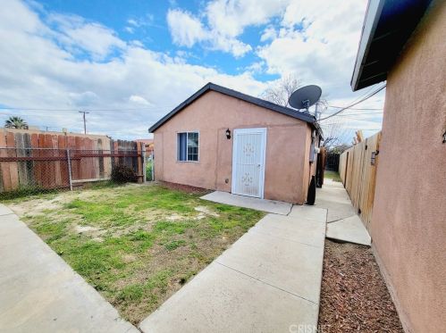 809 Vine Dr, Bakersfield CA  93307-3944 exterior