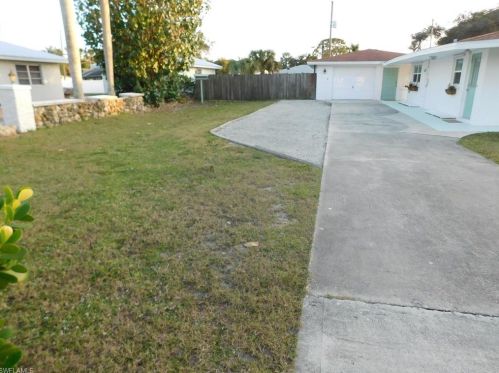 74 7th St, Bonita Springs, FL 34134-7415