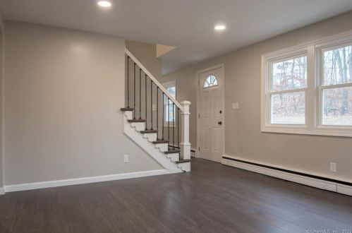 327 Burnham Hwy, Norwich CT  06351-3149 exterior