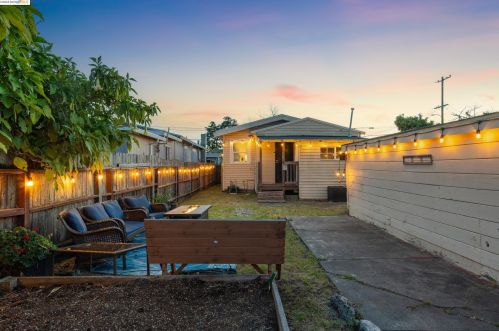 6218 Hilton St, Oakland CA  94605-1446 exterior