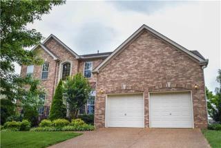 111 Lake Ridge Dr, Hendersonville, TN 37075-2098