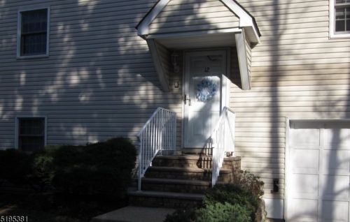 12 Brookstone Cir, Greystone Park, NJ 07950-2766