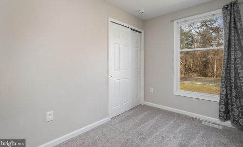 808 Mail Ave, West Deptford NJ  08096-6515 exterior